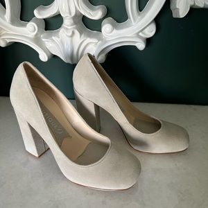 New!!!! Light Gray Suede